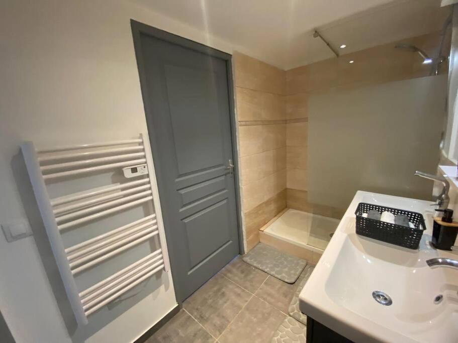 Le Jardin Suspendu Apartment Rillieux-la-Pape Bagian luar foto
